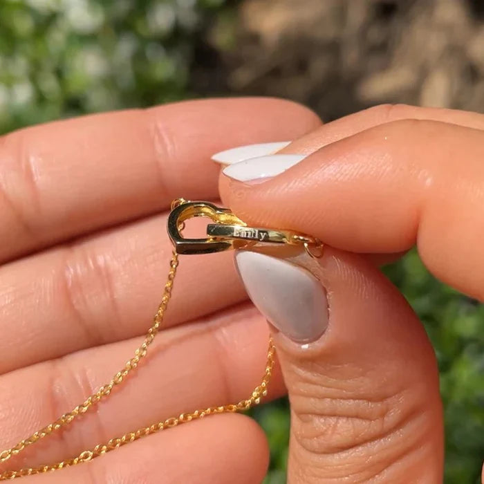 קופסת ורד מסתובבת עם שרשרת זוגית