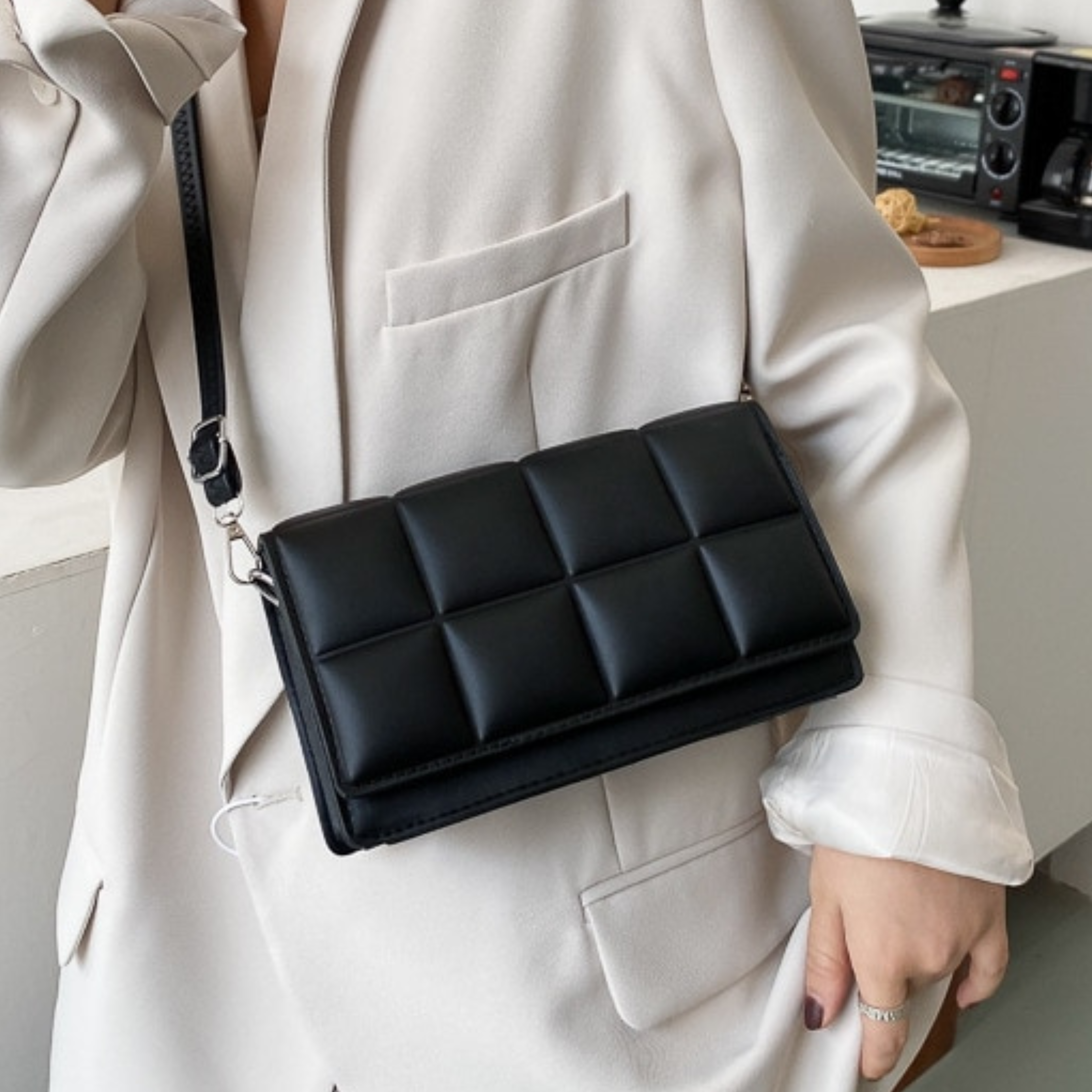 תיק צד קלאסי