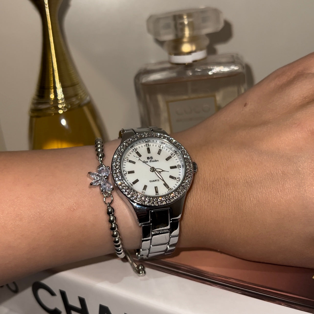 שעון פרמיום עדין