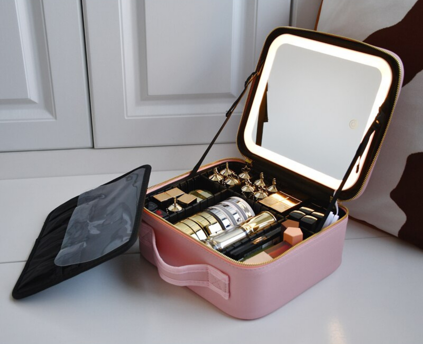 תיק איפור מקצועי מעור עם מראה ולד מובנה